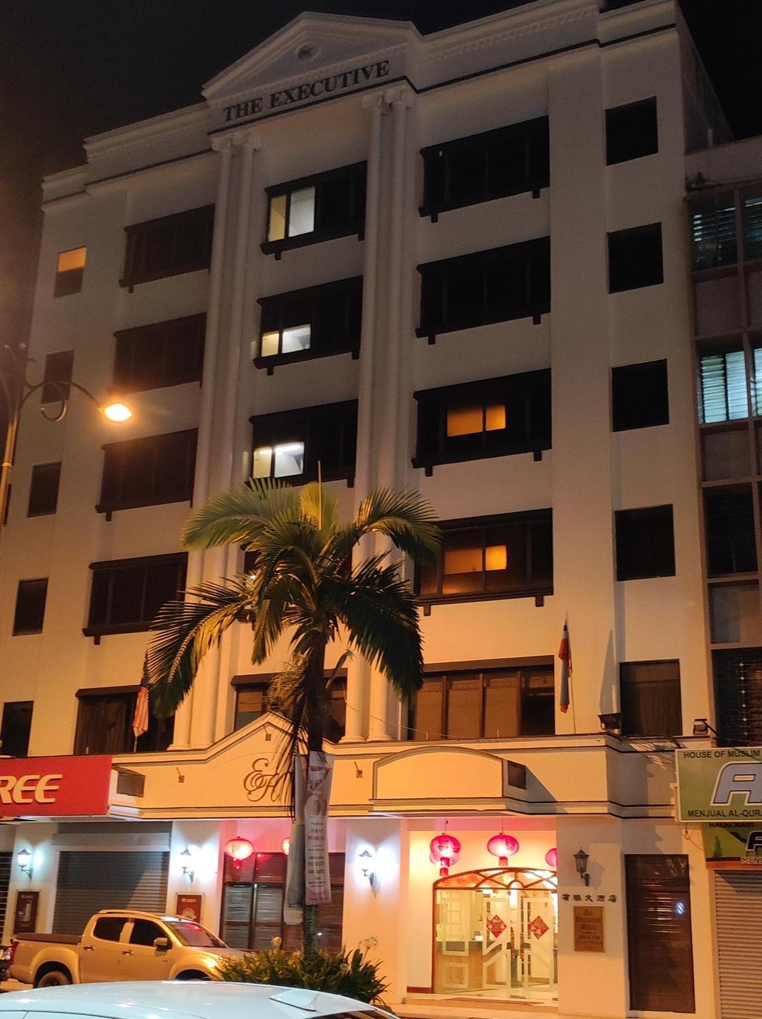 ดิ เอ็กเซกคิวทีฟ โฮเต็ล Hotel ลาฮัดดาตู ภายนอก รูปภาพ